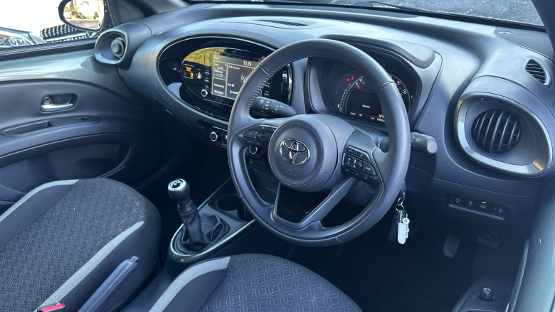 Toyota Aygo X 1.0 VVT-i Edge 5dr Petrol Hatchback